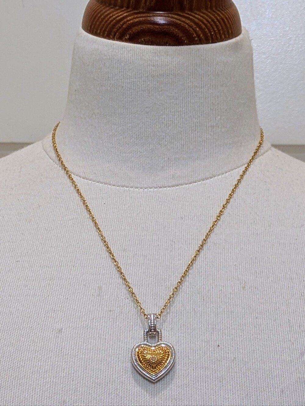 EUC Diamonds International 18" 0.02ctw Natural Diamond Gold Plate Heart Pendant